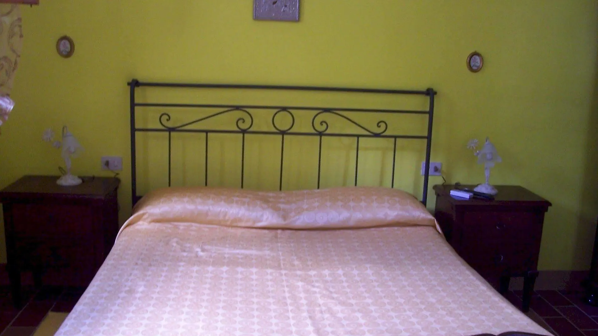 Agriturismo Paradiso Asciano 2*,  Italy